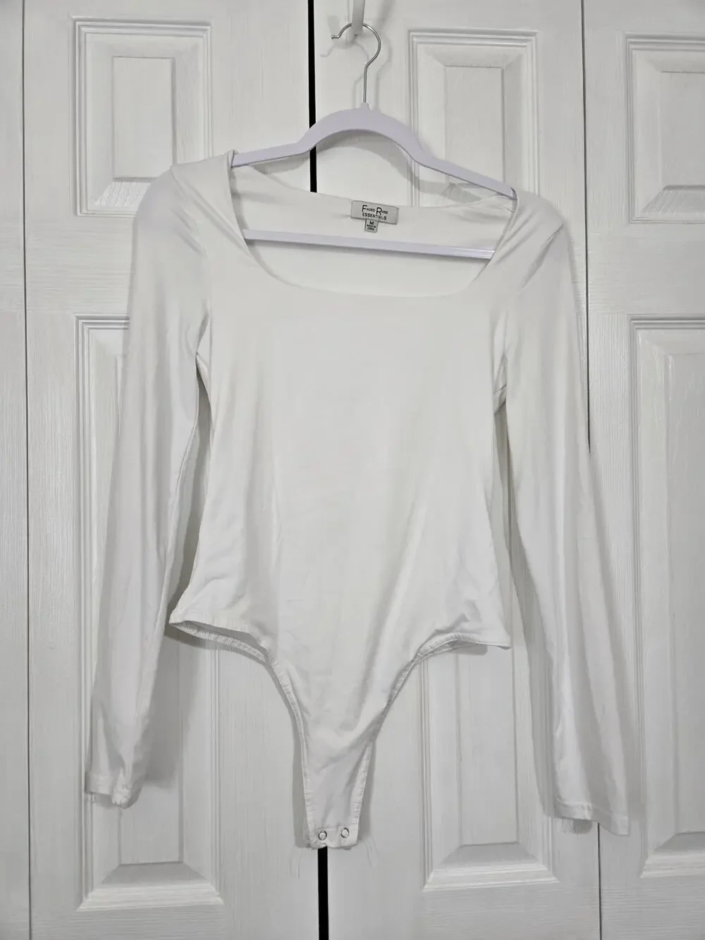 Faded rose medium women's white long sleeve bodysuit